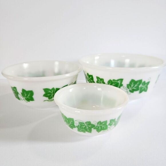 Set of 3 Vintage Hazel Atlas Green Ivy Milk Glass Mixing Nesting Bowls 5" 7" 8" - Picture 1 of 12